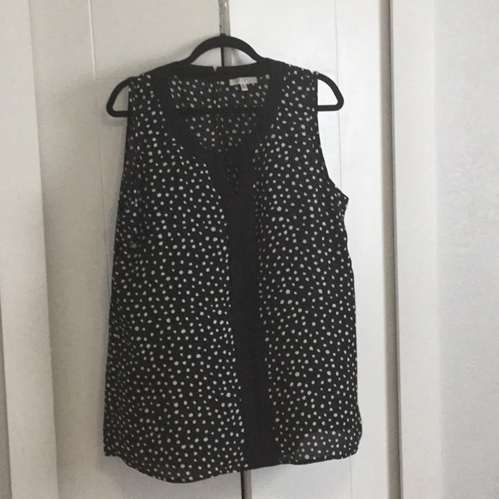 Sleeveless blouse